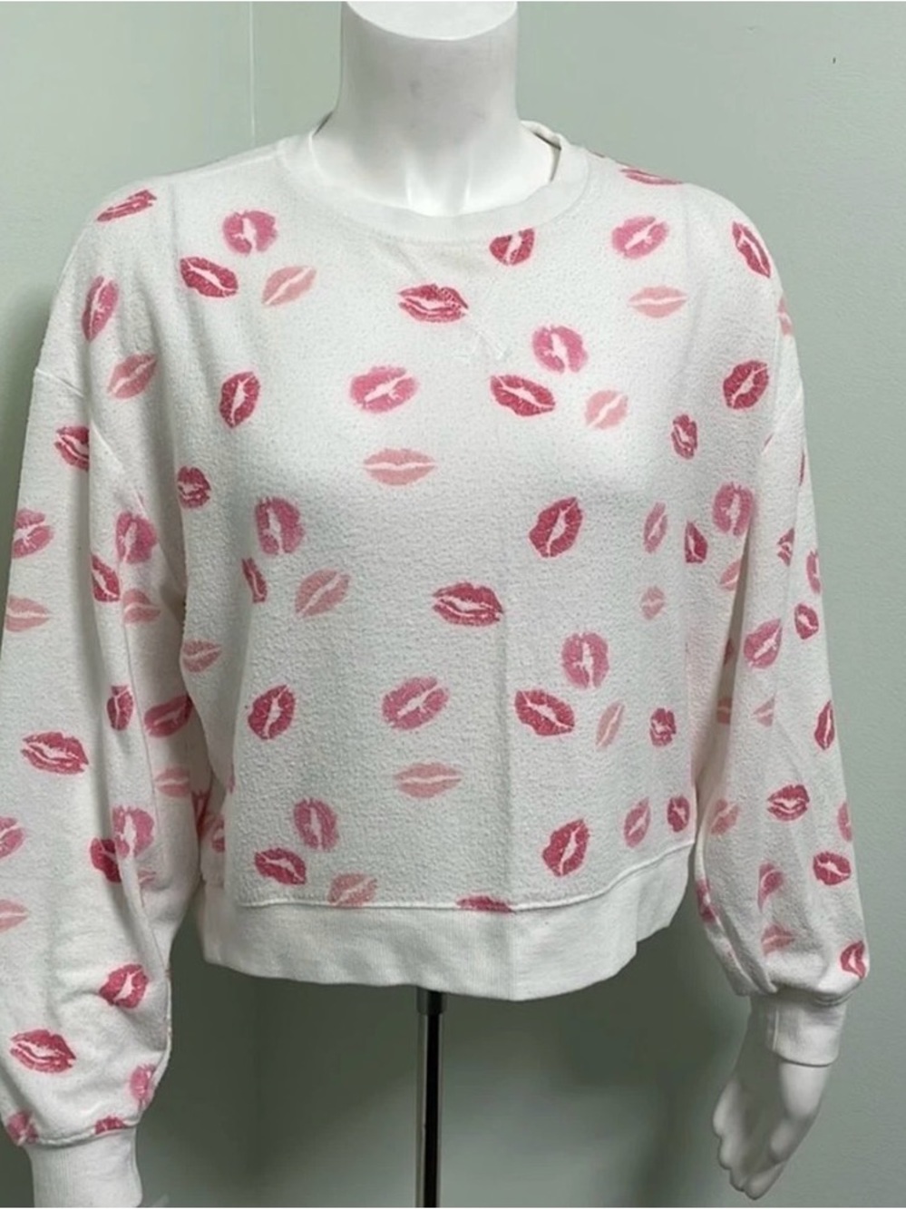 Z Supply White Crewneck Sweatshirt with Pink Kiss Print